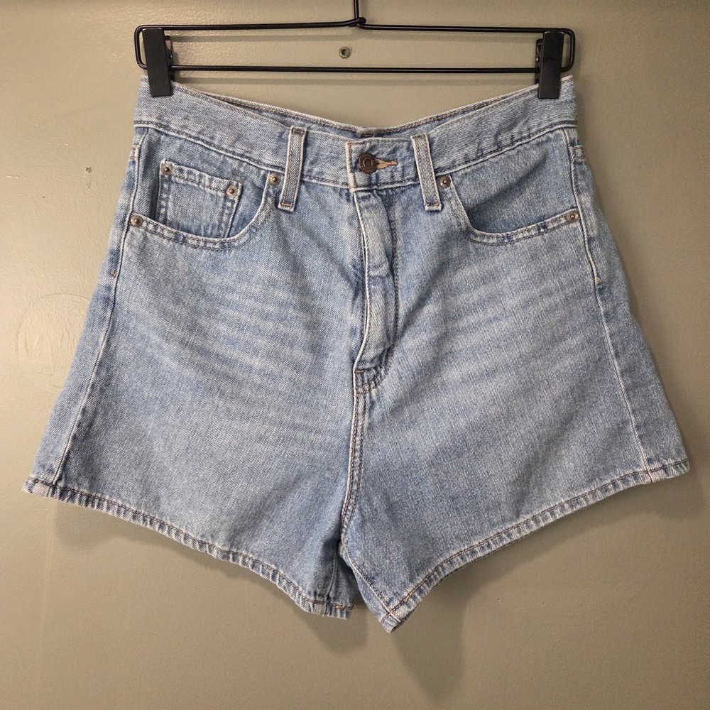 Levi's Women's High Waist Loose Jean Shorts Light Wash Denim Size 28